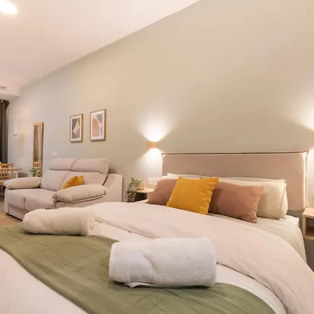 Paradise - Comodo Y Acogedor - Conectado Con Aeropuerto, Playa Y Centro Lägenhet